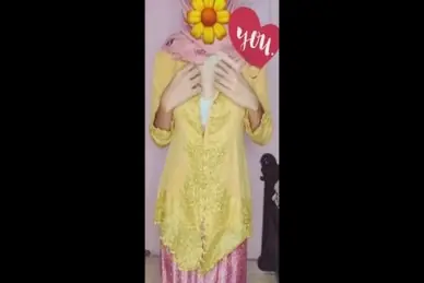 Bokep Hijab Live Ukhti Kebaya Pink Menggoda Penonton