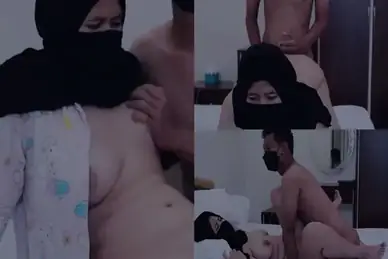 Tante Cari Hiburan Colmek Liar di Rumah Kosong Hot